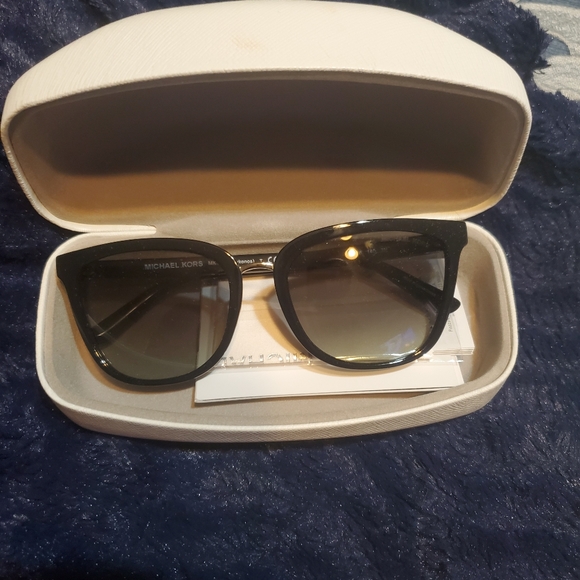Brand New Michael Kors Sunglasses - Picture 3 of 4